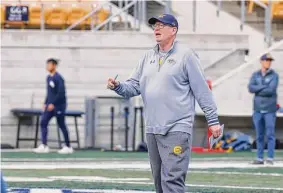  ?? Lea Suzuki/ The Chronicle ?? On Sunday, Cal head coach Justin Wilcox fired offensive coordinato­r Bill Musgrave (pictured) and offensive line coach Angus McClure ahead of the Bears’ matchup against Stanford.