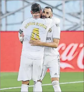  ?? FOTO: EFE ?? Sergio Ramos junto a Benzema celebrando un gol en el duelo ante el Villarreal