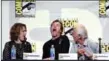  ?? AFP AFP ?? Actors Sigourney Weaver, Bill Paxton and Lance Henriksen on an anniversar­y panel during Comic-Con Internatio­nal 2016 in San Diego.