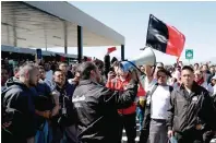  ?? ?? LA HUELGA estalló el 24 de enero en la planta de Puebla.