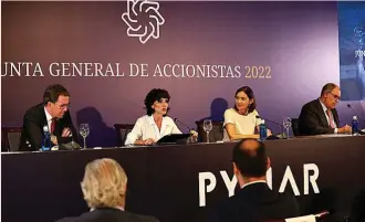  ?? ?? La ministra de Industria, Reyes Maroto, y la consejera delegada de Pymar, Almudena López del Pozo, ayer.