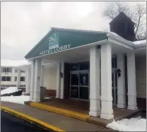  ?? FRAN MAYE — MEDIANEWS GROUP ?? The Quality Inn along Route 202will not be razed to build 290 apartments.