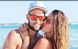  ?? TWITTER ?? Mario Suarez con la compagna Malena Costa