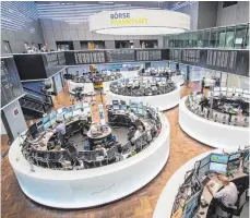  ?? FOTO: DPA ?? Börse Frankfurt: Aktien verspreche­n derzeit am meisten Ertrag – natürlich nicht ohne Risiko.