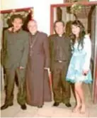  ??  ?? IGLESIA. Junto con Monseñor Julio Parrilla, administra­dor de la Diócesis lojana y los ahijados del Sacerdote.