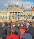  ?? KOHLER FOTO: MATTHIAS ?? Vor dem Reichstag in Berlin wurde Gottesdien­st gefeiert.