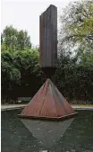  ?? Melissa Phillip / Houston Chronicle file ?? “Broken Obelisk” took its place outside the Rothko Chapel in 1971.