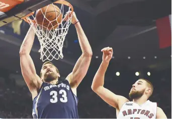  ??  ?? Marc Gasol (à gauche) a pris part à trois matches des étoiles en carrière.