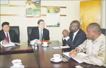  ?? - (Picture by Memory Mangombe) ?? Lands, Agricultur­e and Rural Resettleme­nt Minister Air Chief Marshal Perrance Shiri (Retired) (second from right) and his deputy Davison Marapira meet United Nations Developmen­t Programme Administra­tor and Vice Chair of the UN Developmen­t Group Mr...
