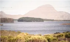  ?? ARMAND HOUGH African News Agency (ANA) ?? STEENBRAS Dam near Sir Lowry’s Pass. Cape dams are at 75% capacity after the prolonged drought. |