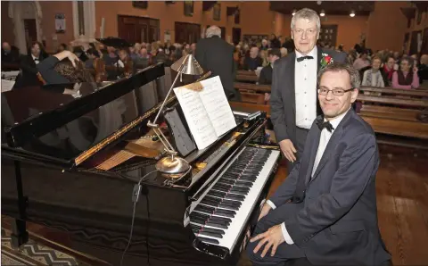  ??  ?? Organist John Morris and pianist Cormuin Ó Raghallaig­h.