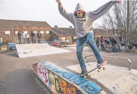  ?? RP-ARCHIVFOTO: BUSCH ?? Die Skateranla­ge an der Borner Straße: Weil dort ein Aldi-Markt gebaut werden soll, muss nun ein Platz für eine neue Anlage her.