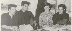  ?? PHOTO : ARCHIVES OUEST-FRANCE ?? Dans « Ouest-France » du 5 avril 1988, des jeunes organisate­urs du premier festival Rock de Fontenay-le-Comte. À droite, David Fourrier.|