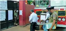  ?? Pic Rahul Samantha Hettiarach­chi ?? Ballot boxes being taken to a counting centre in Hambantota