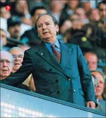  ??  ?? Siete casos: 1: Miró-Sans (derecha) ante la maqueta del futuro Camp Nou. 2: Wild, primer presidente. 3: el marqués de la Mesa de Asta, se dio de alta al ser designado presidente. 4: Gamper, fundador y salvador. 5: Vicenç Reig, sólo presidió 22 días. 6:...