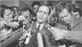  ?? Associated Press ?? VINCENT BUGLIOSI talks to reporters on Jan. 26, 1971, after four members of the Manson family were found guilty in the 1969 killing rampage.