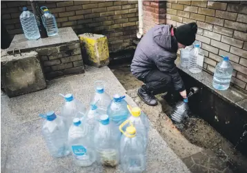  ?? FOTO N – VLADIMÍR ŠIMÍČEK ?? Po vodu sa musí na ulicu.