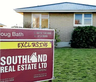  ?? ROBYN EDIE/STUFF ?? Southland’s asking price hit a record average asking price of $321,216.