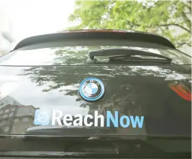  ??  ?? Reach Now es uno de los múltiples servicios de transporte que compiten directamen­te con Uber en los Estados Unidos.