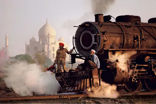  ??  ?? Above: ‘Taj and Train’, Agra, Uttar Pradesh, India, 1983.