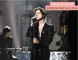  ??  ?? HARRY STYLES (25) al Saturday Night Live in Gucci