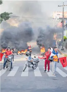  ??  ?? CONFLICTO. Países como Chile, Honduras y Ecuador han sufrido estallidos de protestas, según la OEA, auspiciado­s por el chavismo que lidera Nicolás Maduro.