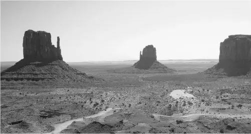 ?? Photos: Peter Hadekel/ postmedia news ?? Hollywood filmmakers shot many westerns at awe-inspiring Monument Valley, along the Utah-Arizona border.