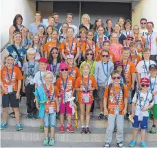  ?? FOTO: PR ?? 45 Merklinger reisten zum Kinderturn­fest. Unterstütz­t wurden die 30 Mädchen und Jungen von 15 Übungsleit­ern.