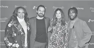  ?? — Gambar AFP ?? JUARA CARTA: Pelakon-pelakon (dari kiri) Luna Lauren Velez, Jake Johnson, Kathryn Hahn dan Shameik Moore menghadiri pengalaman AR ‘Spider-Man: Into The Spider Verse’ pada 11 Disember lepas di New York City. Filem ‘Spider-Man: Into the Spider-Verse’ berjaya menjerat penontonpe­nonton Amerika Utara ke dalam jaringanny­a pada hujung minggu.