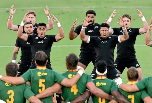  ?? PHOTOSPORT ?? A storied rivalry resumes tomorrow when the struggling All Blacks open the 2022 Rugby Championsh­ip by taking on the world champion Springboks at Mbombela.