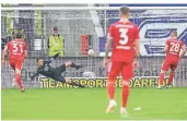  ?? FOTO: ROBERT MICHA
EL/DPA ?? Rouwen Hennings (r.) verwandelt den Elfmeter zum 1:0.