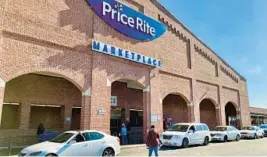  ?? AMY DAVIS/BALTIMORE SUN ?? Price Rite supermarke­t in the Mount Clare Junction shopping center has announced that it will be closing next month, creating a food desert in Pigtown.