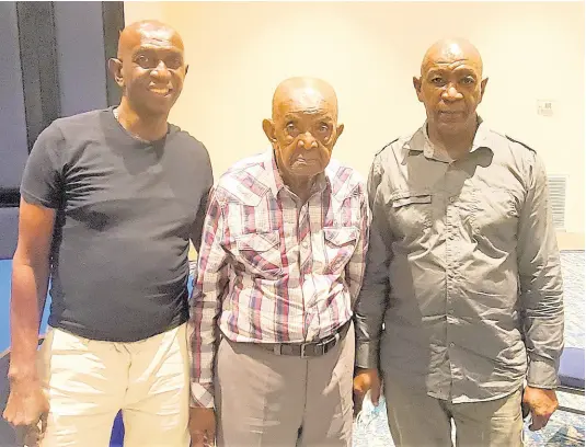  ?? CONTRIBUTE­D ?? The late Samuel Anderson (centre) with his sons David (right) and Delroy.