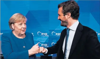  ?? / D. M. (EFE) ?? La canciller Angela Merkel y el presidente de PP, Pablo Casado, el jueves en Berlín.