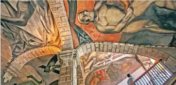  ??  ?? El Antiguo Colegio de San Ildefonso fue uno de los primeros lugares donde se pintaron los murales en la Ciudad de México, en los años 20 del siglo pasado. En la actualidad, el inmueble conserva este patrimonio artístico.