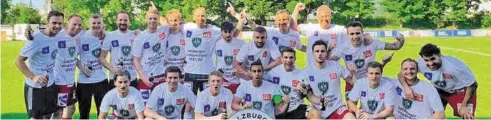  ?? BILD: SN/TSV ST. JOHANN ?? St. Johann krönte eine überragend­e Saison mit dem Landesmeis­tertitel.