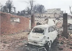  ?? Picture: Hannes Visser ?? RUBBLE. The fire left parts of Knysna in ruins.