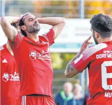  ?? FOTO: THOMAS SIEDLER ?? Keine Zeit für Enttäuschu­ng: Marc Gallego (links) und die Sportfreun­de müssen am Mittwoch wieder ran.