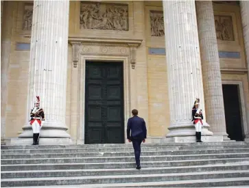  ?? Foto Reuters ?? Da velikana dekadence in simbolizma spadata v pariški panteon, se je v peticiji, namenjeni predsednik­u države Emmanuelu Macronu, zavzelo več kot sto intelektua­lcev.