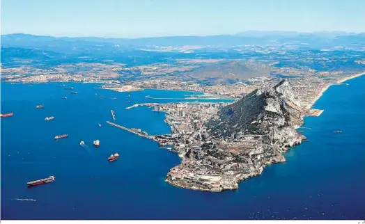  ?? E. S. ?? Vista aérea del peñón de Gibraltar.