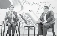  ??  ?? TAWAR PEMBIAYAAN: Rizal Nainy (kiri) pada sesi ramah mesra bersama media di ibu pejabat SME Corp baru-baru ini.