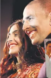  ??  ?? Sonam Kapoor and Akshay Kumar at The Innovation Conclave