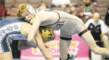  ?? MORNING CALL FILE PHOTO ?? Bethlehem Catholic’s Matt Lackman, seen here in last season’s team wrestling state championsh­ips, was able to ride out Stroudsbur­g’s Patrick Noonan 2-0 thanks to a third-period reversal.