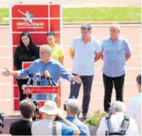  ??  ?? Milan Bandić obišao je jučer stadion Mladosti