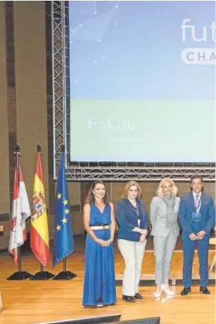  ?? ?? Participan­tes en el congreso Future Mobility Challenges, celebrado en Vallad