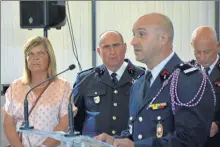  ??  ?? Premier discours officiel pour le lieutenant Cédric Chilard