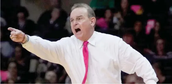  ?? (Photo by Sanford Myers, AP) ?? Mississipp­i State head women’s basketball coach Vic Schaefer yells out instructio­ns to his team during Thursday night’s 95-50 victory at Vanderbilt.