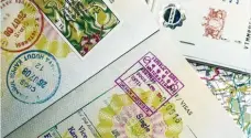  ?? Foto: Fotolia ?? Wann wird ein vielgenutz­ter Reisepass nicht mehr akzeptiert? Eine provisoris­che Reparatur kann ihre Tücken haben.