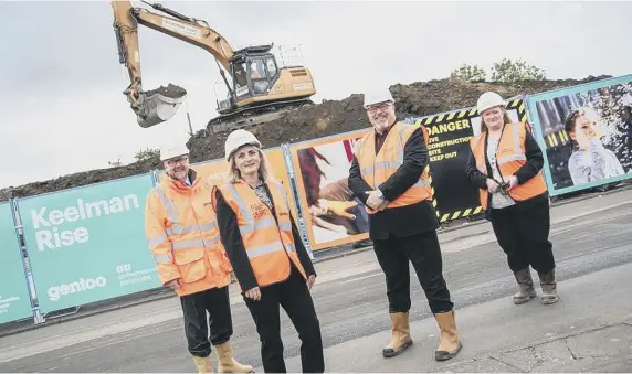  ??  ?? Nigel Wilson, Chief Executive of Gentoo Group, Developmen­t Director at Gentoo Group, Joanne Gordon, Sunderland City Council leader, Coun Graeme Miller, and ENGIE’s Louise Buckton.