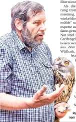  ?? RP-FOTOS: SCHÜMMELFE­LDER ?? Reinhard Vohwinkel mit einem Uhu.